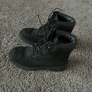 Womans Size 8 Black Timberlands